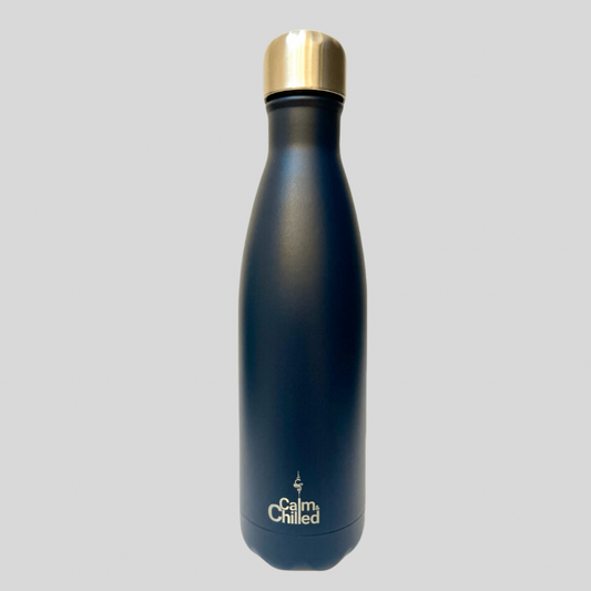 Calm & Chilled Vacuum Insulated 500ml Stainless Steel Water Bottle in Hammered Navy Blue 500ml. Free Personalisation