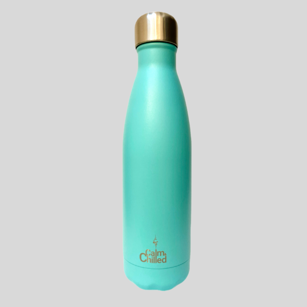 Calm & Chilled Vacuum Insulated 500ml Stainless Steel Water Bottle in Hammered Aqua Blue 500ml. Free Personalisation