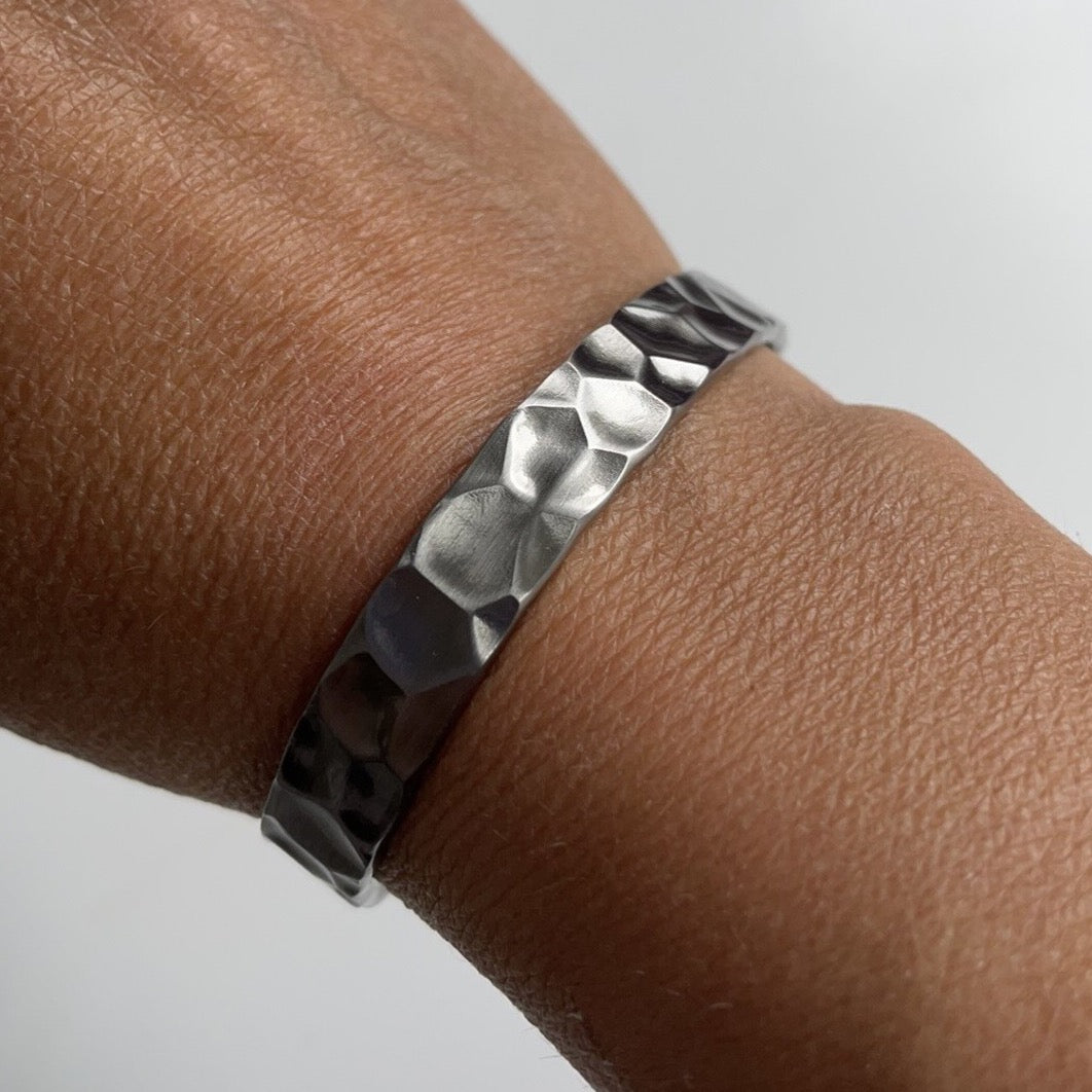 Hammered effect magnetic bangle