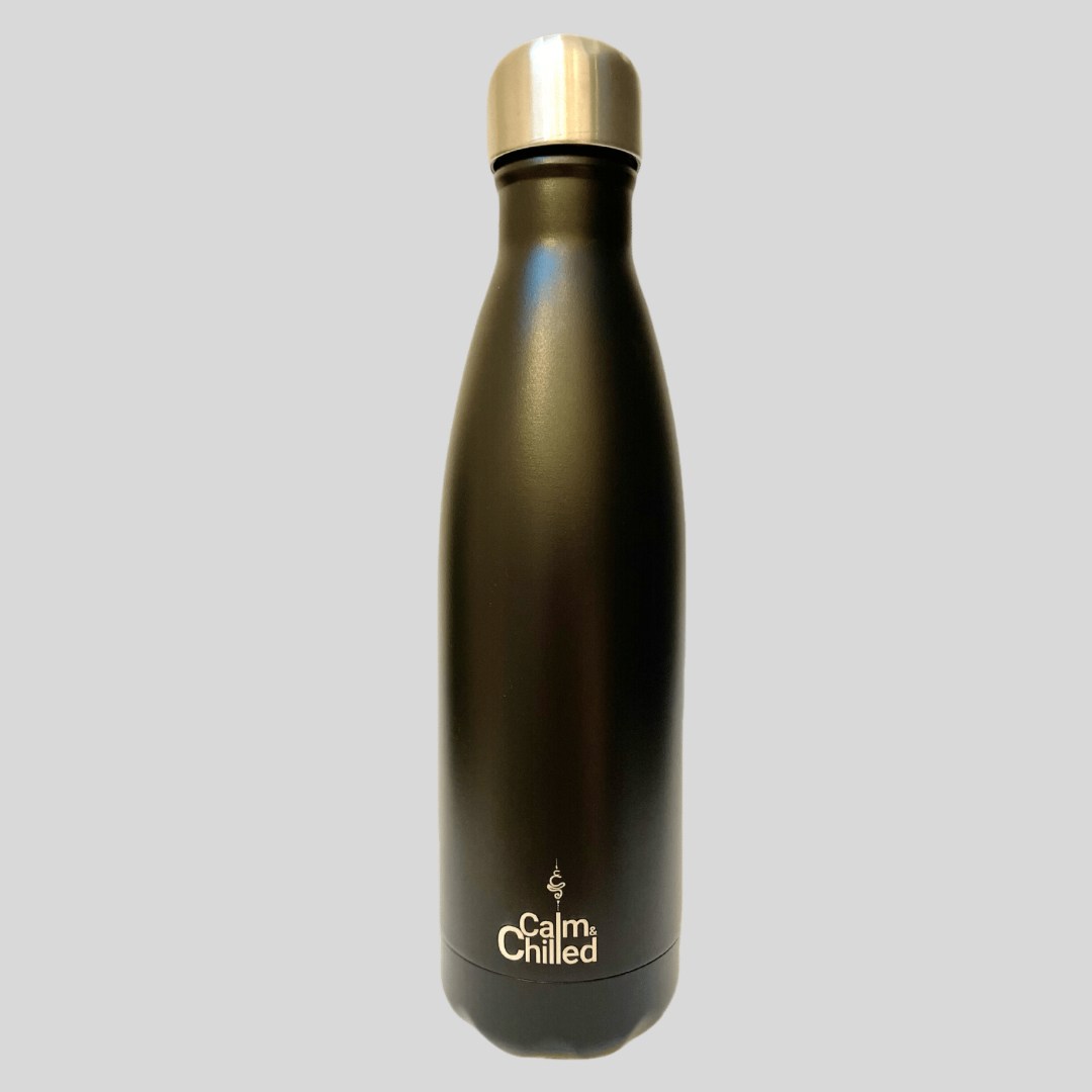 Calm & Chilled Vacuum Insulated 500ml Stainless Steel Water Bottle in Hammered Black 500ml. Free Personalisation