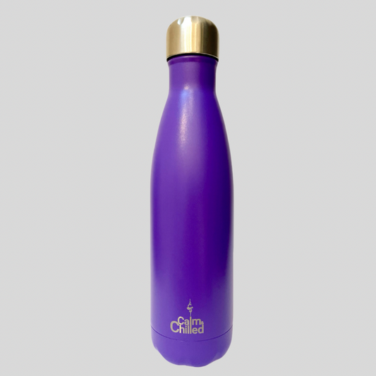 Calm & Chilled Vacuum Insulated 500ml Stainless Steel Water Bottle in Hammered Purple 500ml. Free Personalisation