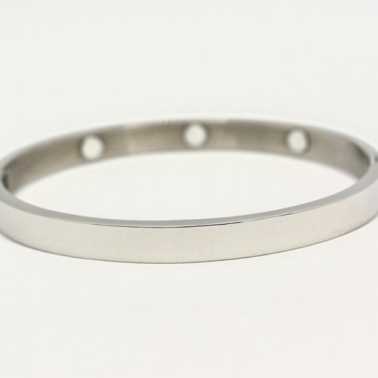 Plain hinged magnetic bangle