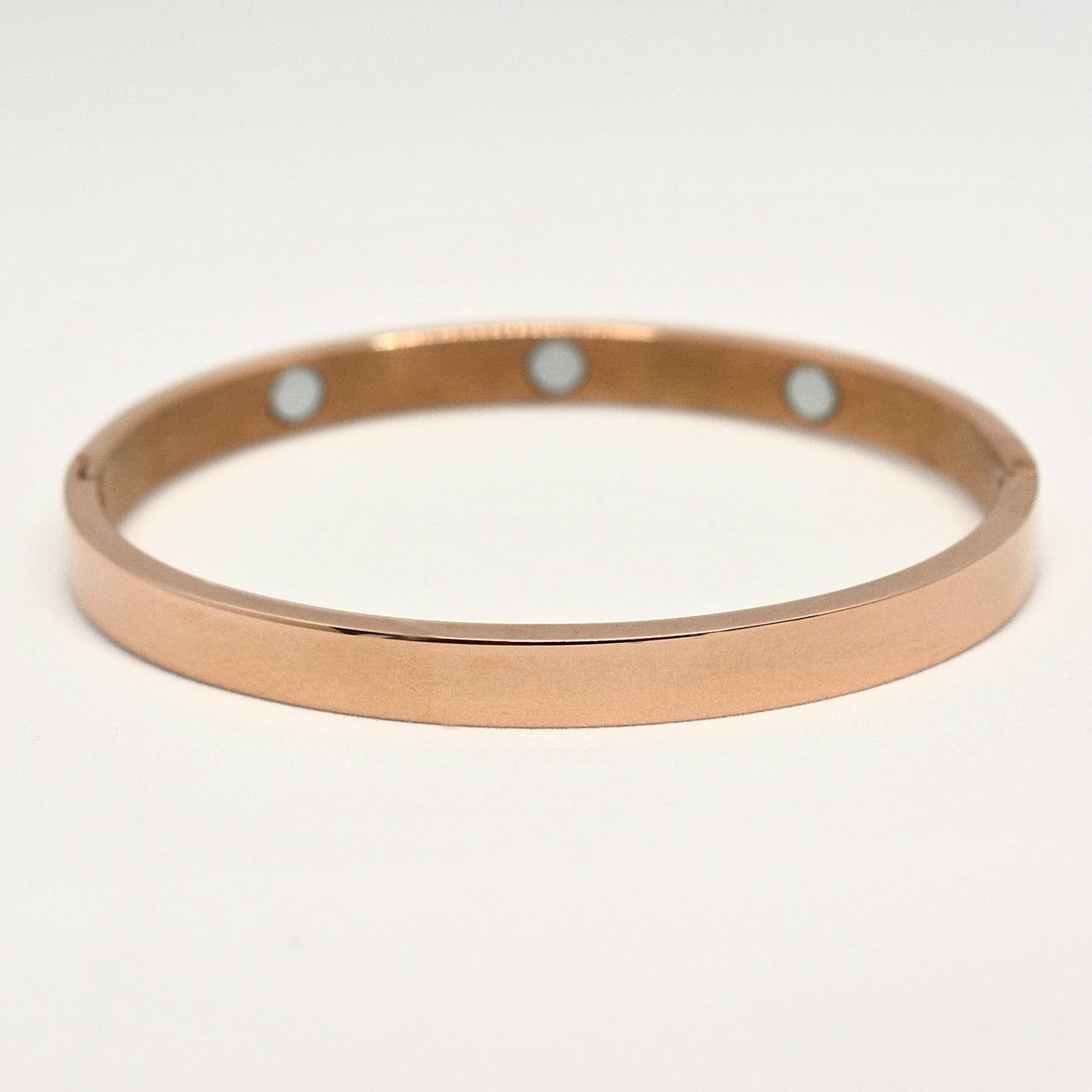 Plain hinged magnetic bangle