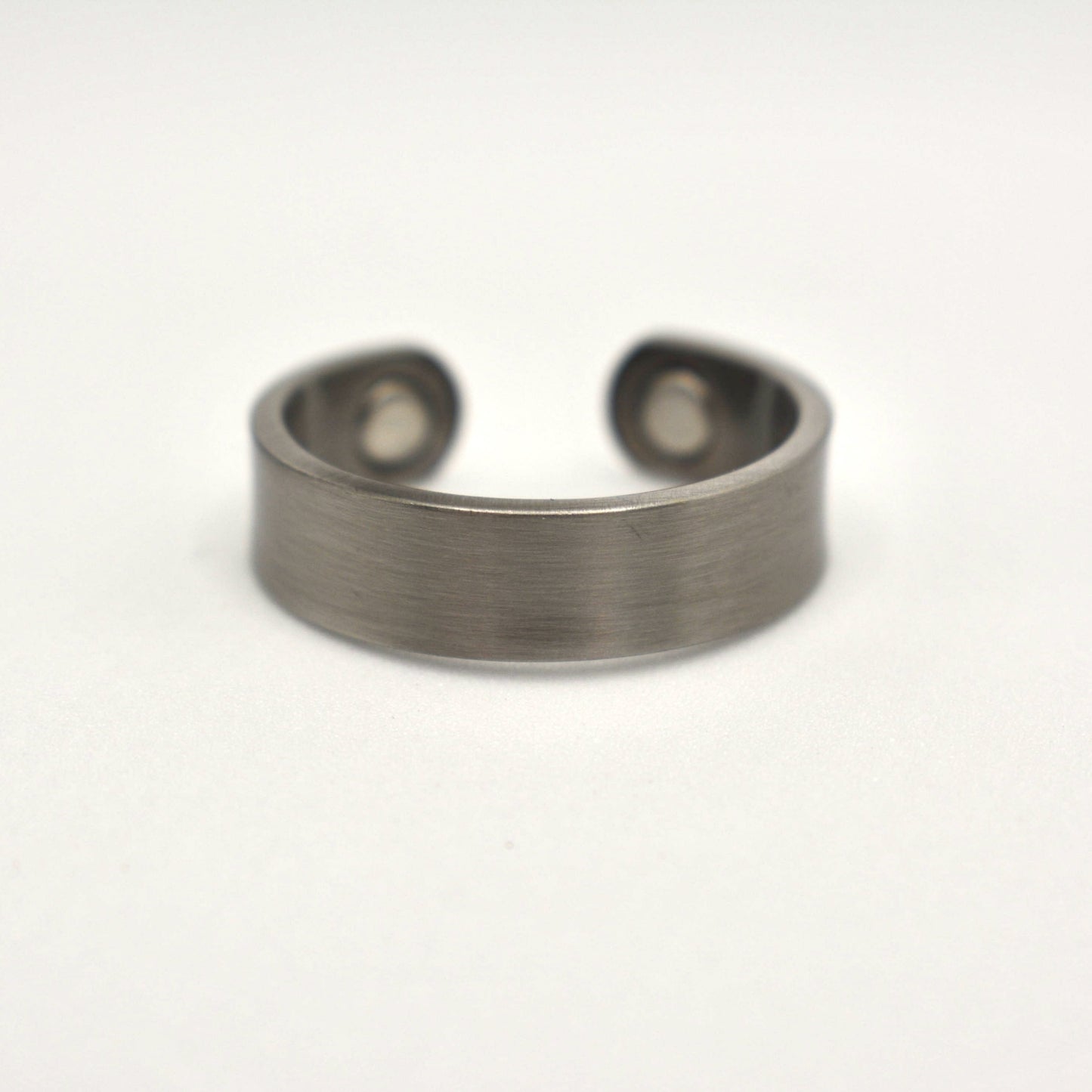 Magnetic plain brushed effect adjustable ring